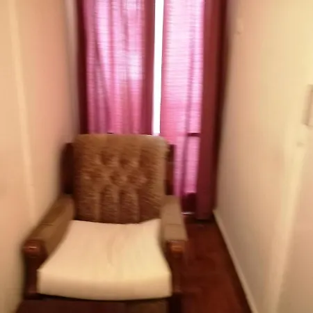 Apt. Patision And Metro Apartment